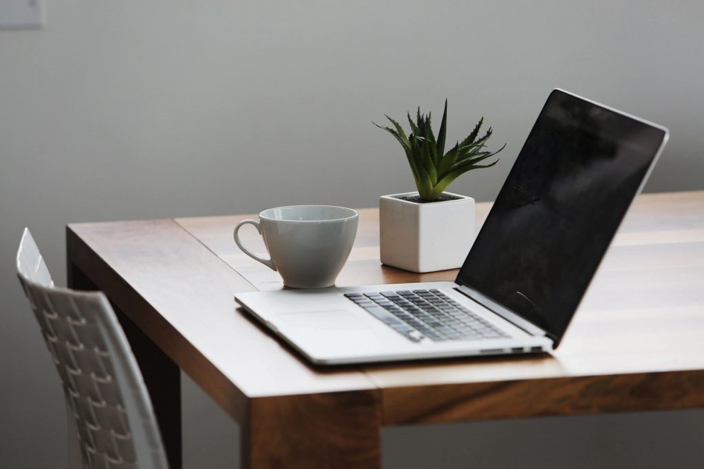 Go-to-market team aligning marketing, sales and customer success